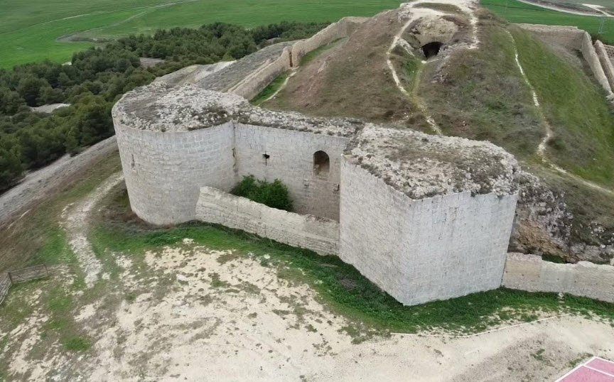 Ruinas del Castillo de Mormojón, Spain